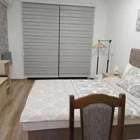 Apartments Karic Aerodrom Tuzla Dubrave Gornje Kültér fotó